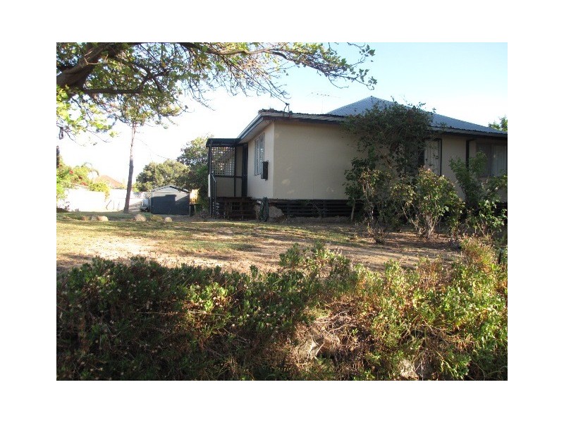 14 Smythe Street, Rockingham WA 6168