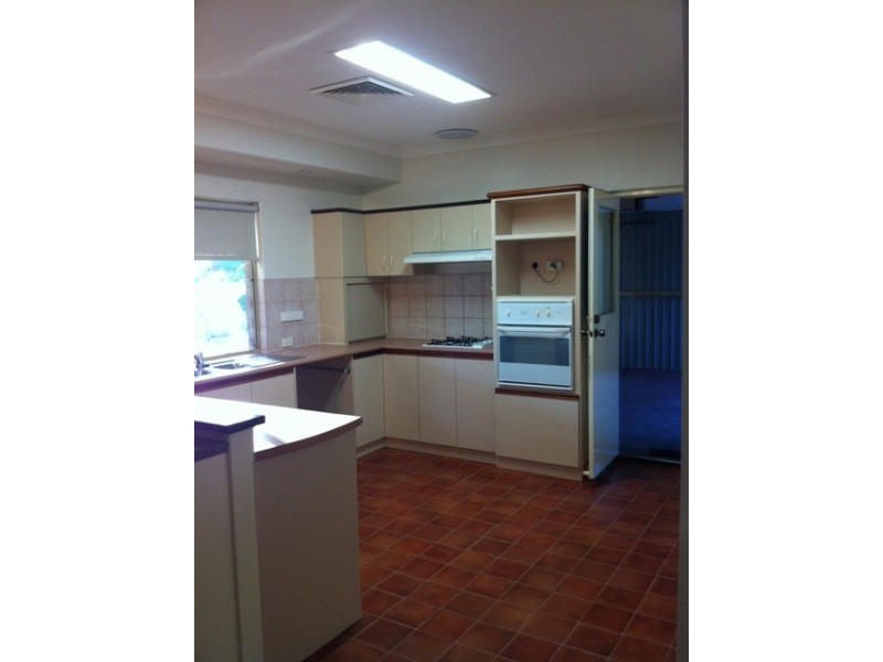 21 Chanlder Close, Wellard WA 6170