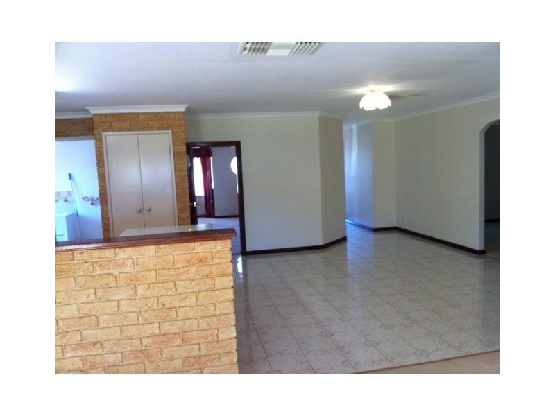 9 Arunta Place, Rockingham WA 6168