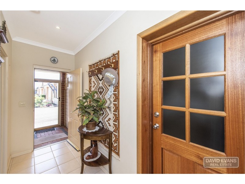 8/9 Bradbury St, Rockingham WA 6168