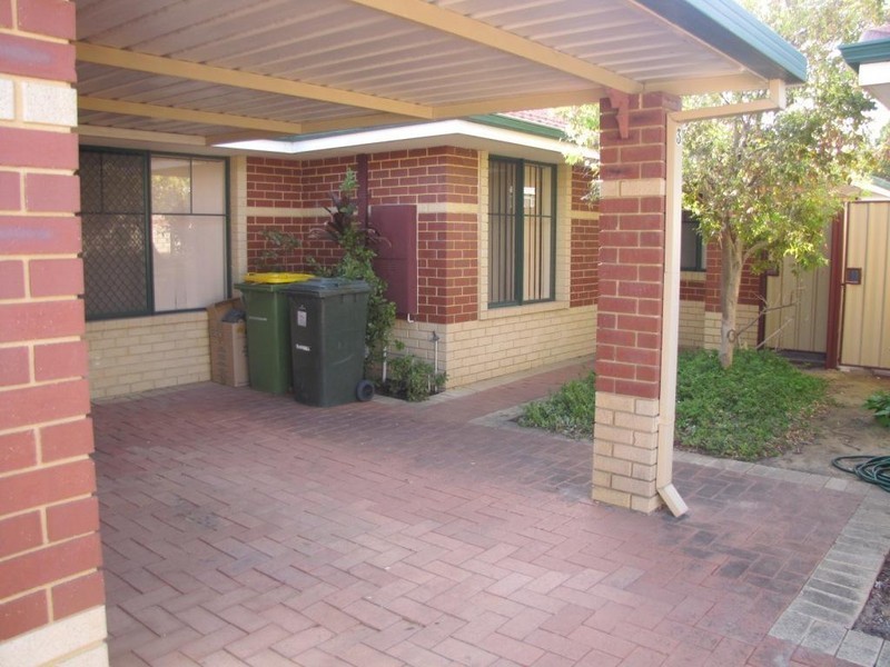 3/2 Redbud Mews, Cooloongup WA 6168