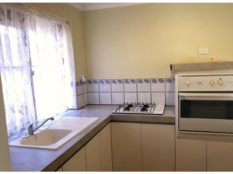 8/10 Eleanora Drive, Cooloongup WA 6168