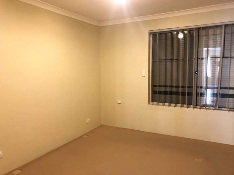 8/10 Eleanora Drive, Cooloongup WA 6168