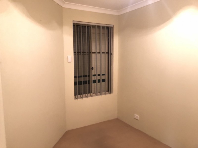 8/10 Eleanora Drive, Cooloongup WA 6168