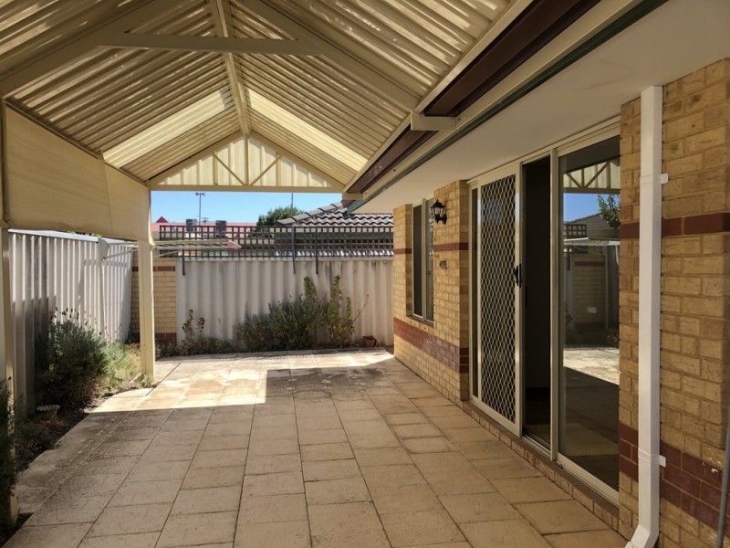 8/10 Eleanora Drive, Cooloongup WA 6168