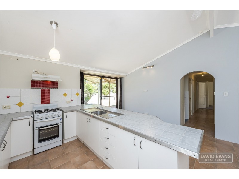 13 Moysey Court, Parmelia WA 6167