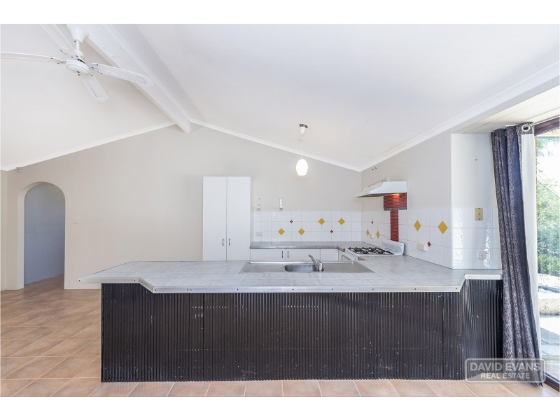 13 Moysey Court, Parmelia WA 6167