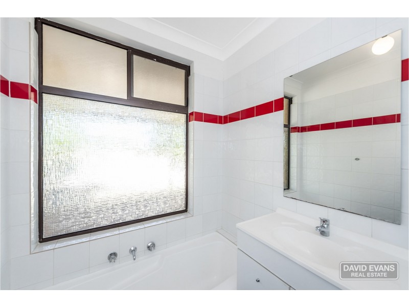 13 Moysey Court, Parmelia WA 6167