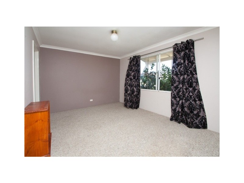 6 Kentia Close, Warnbro WA 6169