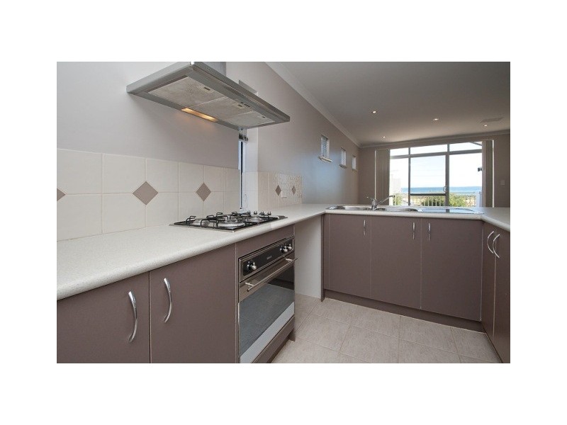 3/191 Rockingham Beach Road, Rockingham WA 6168