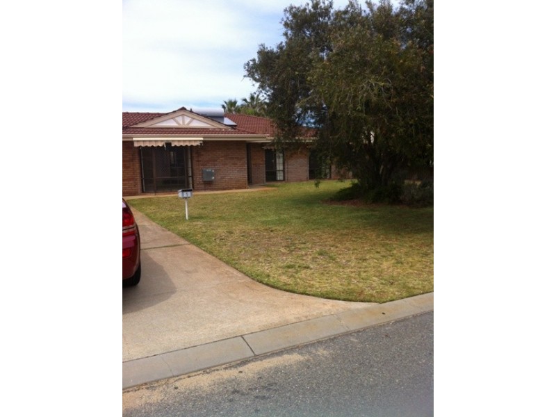 5 Broughton Ave, Rockingham WA 6168