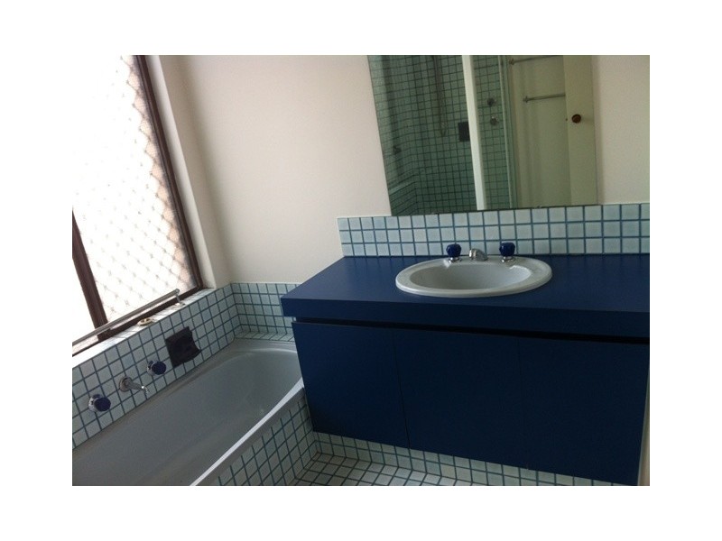 5 Broughton Ave, Rockingham WA 6168