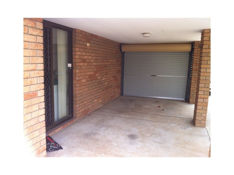 5 Broughton Ave, Rockingham WA 6168