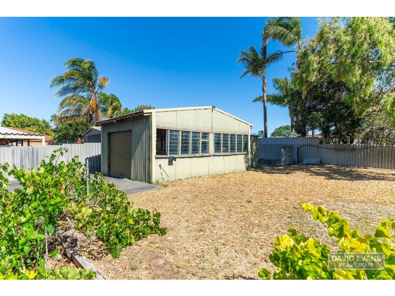 3 Malbeling Close, Hillman WA 6168