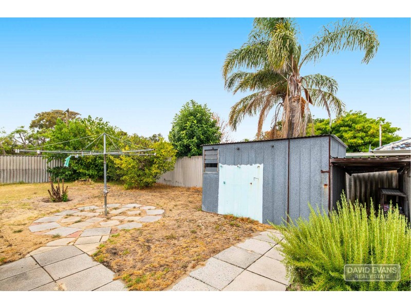 1 Roach Place, Orelia WA 6167