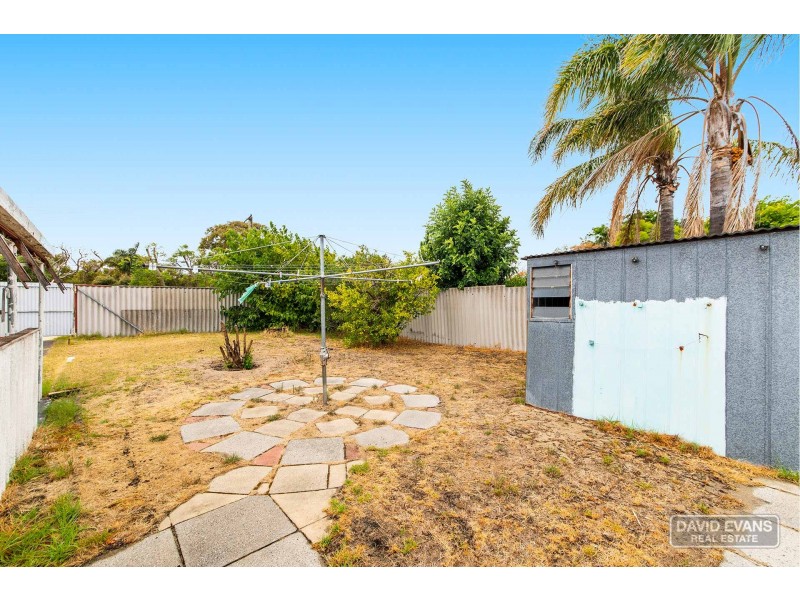 1 Roach Place, Orelia WA 6167