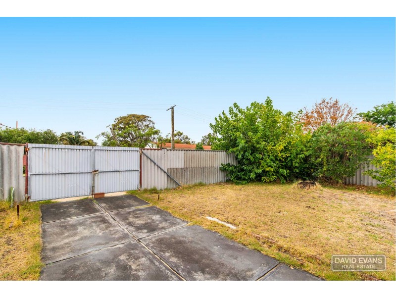 1 Roach Place, Orelia WA 6167