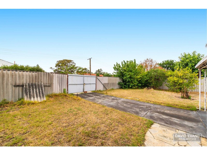 1 Roach Place, Orelia WA 6167
