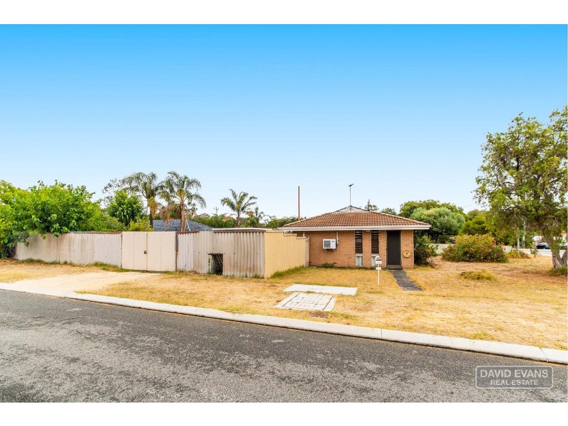 1 Roach Place, Orelia WA 6167