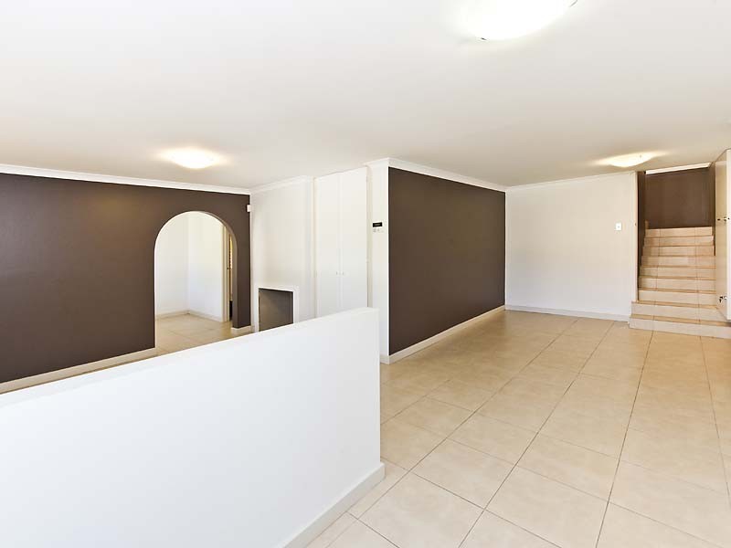 6 Chuchill Avenue, Shoalwater WA 6169