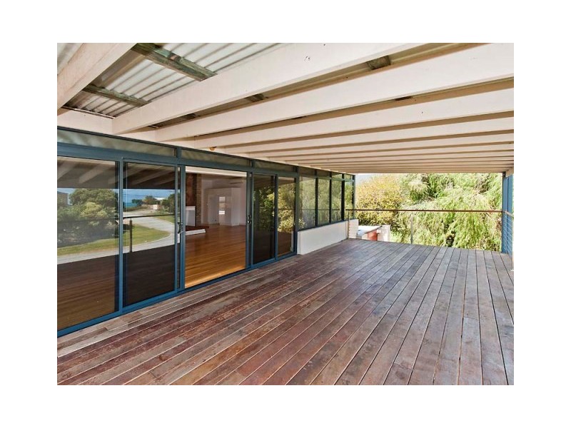 6 Chuchill Avenue, Shoalwater WA 6169