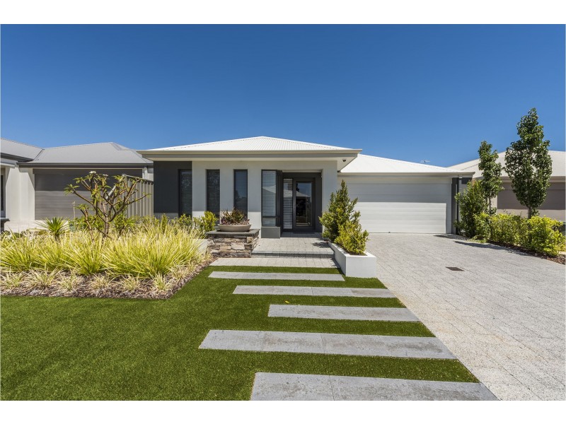 36 Kangaroo Avenue, Kwinana Town Centre WA 6167