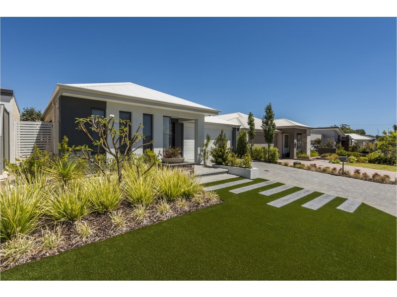 36 Kangaroo Avenue, Kwinana Town Centre WA 6167