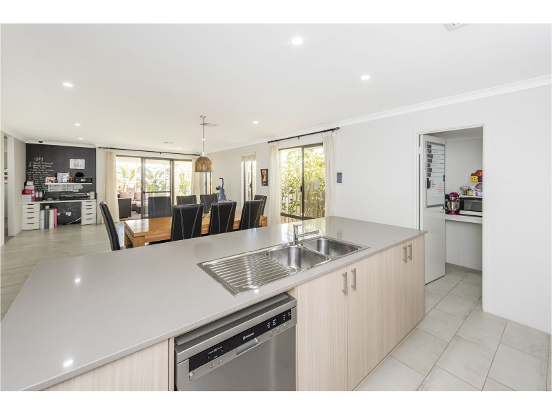 36 Kangaroo Avenue, Kwinana Town Centre WA 6167