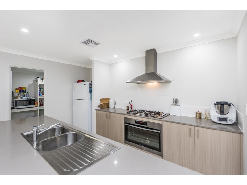 36 Kangaroo Avenue, Kwinana Town Centre WA 6167