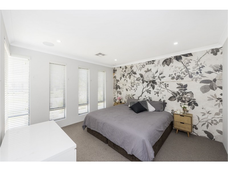 36 Kangaroo Avenue, Kwinana Town Centre WA 6167