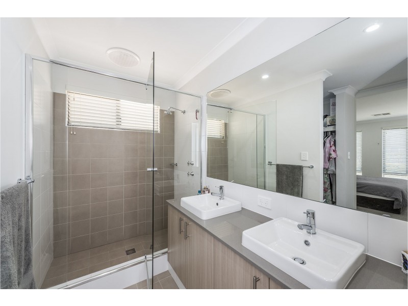 36 Kangaroo Avenue, Kwinana Town Centre WA 6167