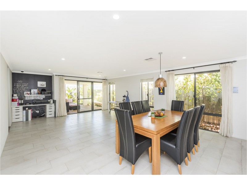 36 Kangaroo Avenue, Kwinana Town Centre WA 6167