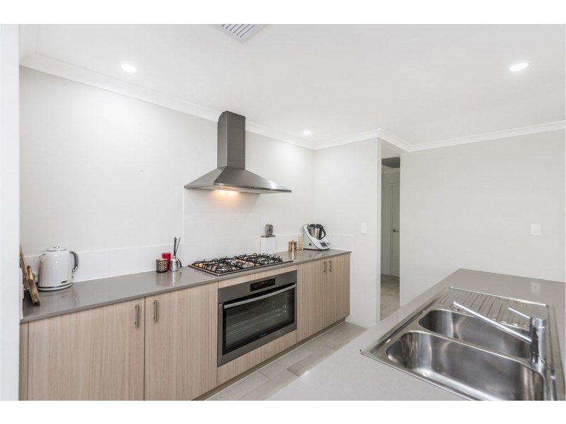 36 Kangaroo Avenue, Kwinana Town Centre WA 6167