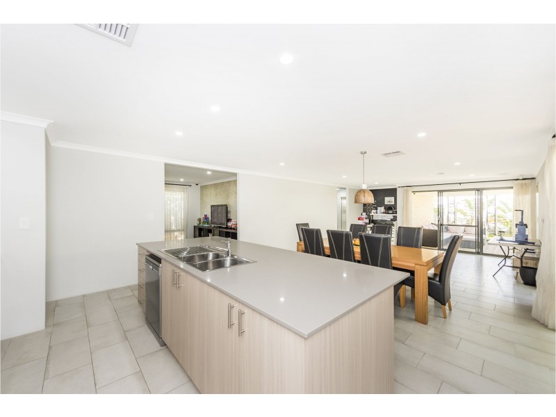 36 Kangaroo Avenue, Kwinana Town Centre WA 6167