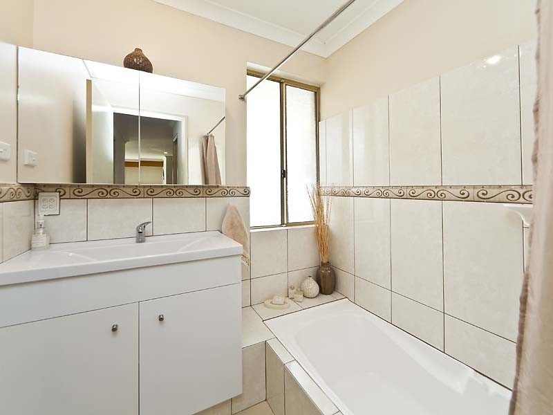 14 Bounty Court, Port Kennedy WA 6172