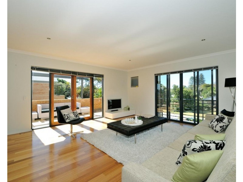 6/8 Sloan Street, Rockingham WA 6168
