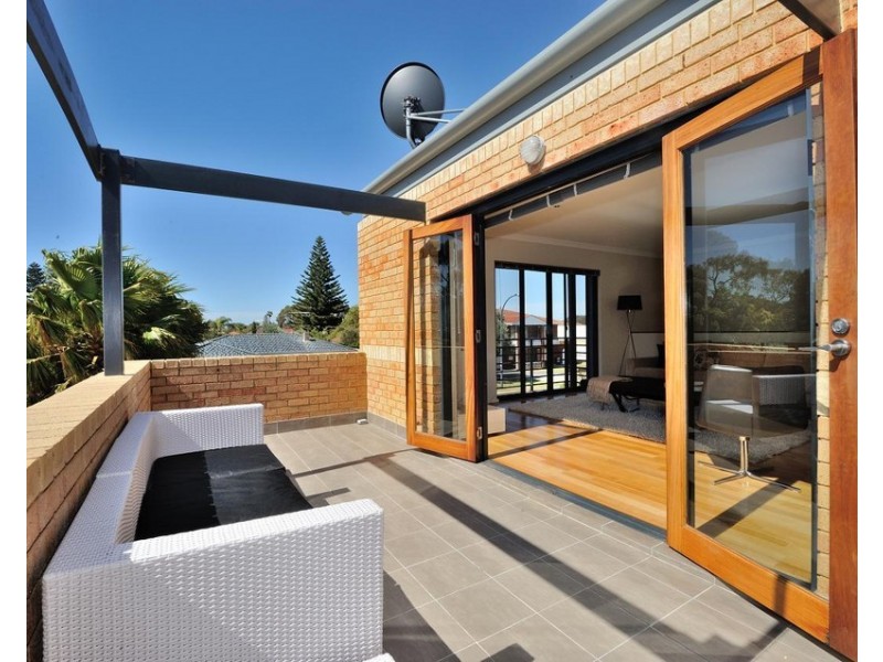 6/8 Sloan Street, Rockingham WA 6168