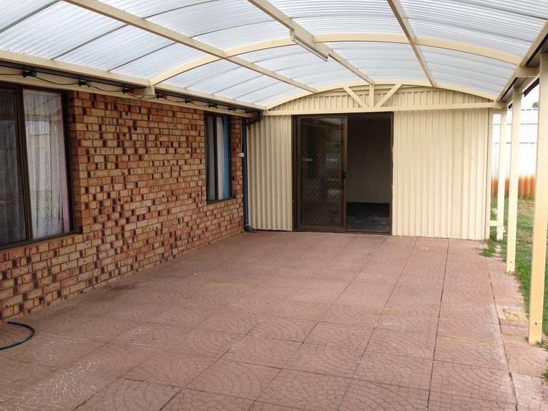 98 Seabrook Avenue, Rockingham WA 6168