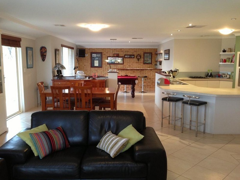 11 Chelan Way, Secret Harbour WA 6173