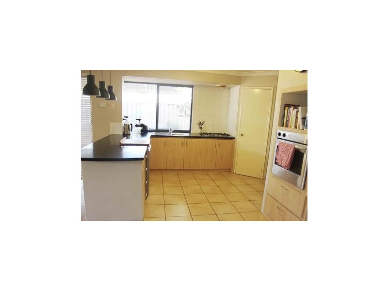 35 Maratea Parade, Secret Harbour WA 6173