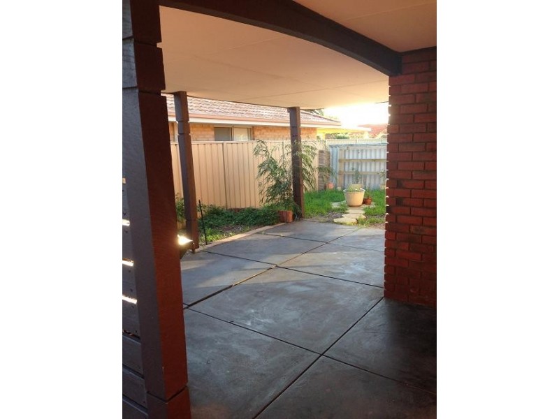 18 Axminster Street, Warnbro WA 6169
