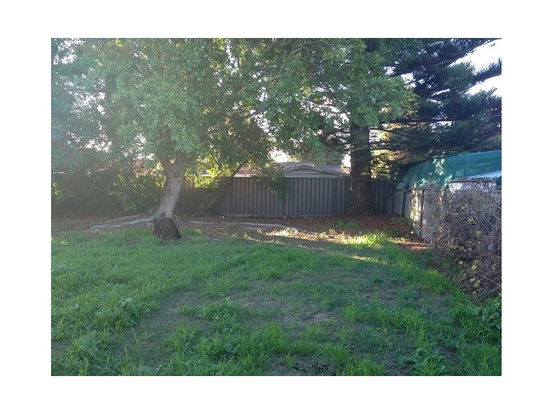 18 Axminster Street, Warnbro WA 6169