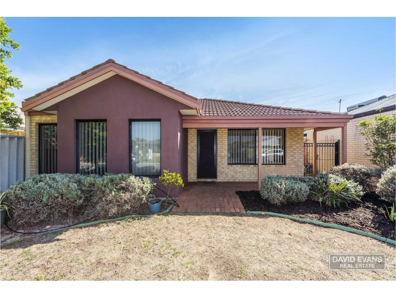 55 Zaragoza Drive, Port Kennedy WA 6172