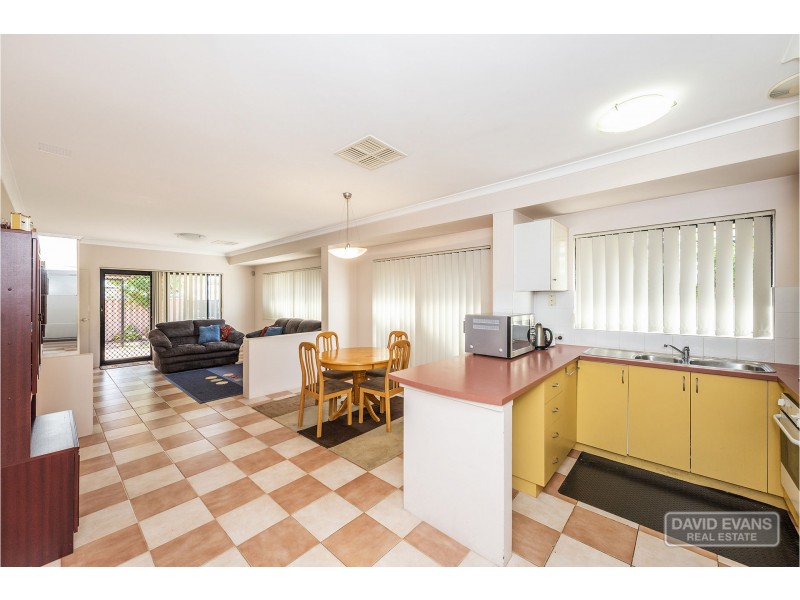 55 Zaragoza Drive, Port Kennedy WA 6172