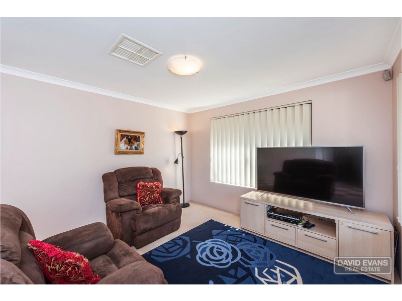 55 Zaragoza Drive, Port Kennedy WA 6172