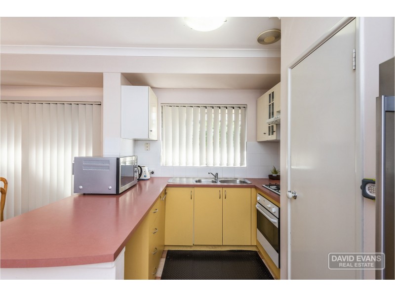 55 Zaragoza Drive, Port Kennedy WA 6172