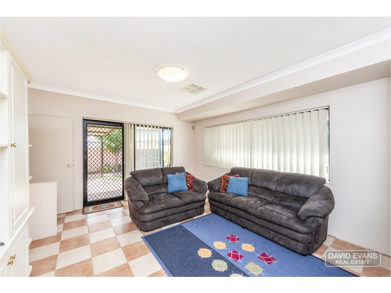 55 Zaragoza Drive, Port Kennedy WA 6172