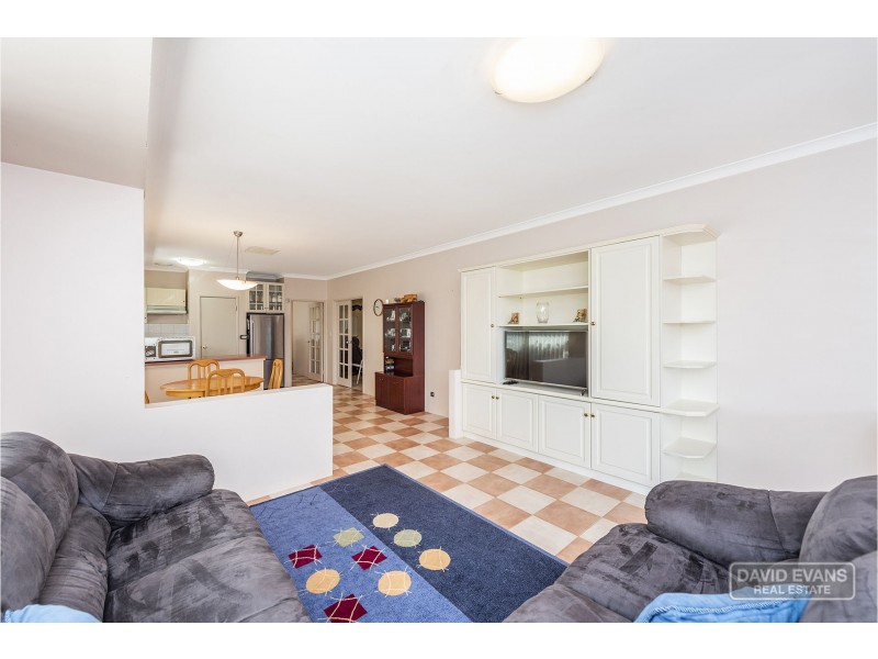 55 Zaragoza Drive, Port Kennedy WA 6172