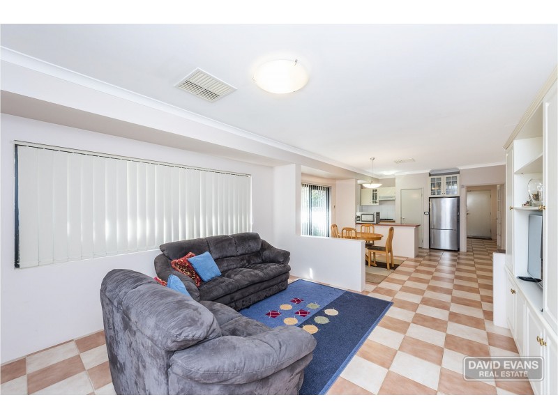 55 Zaragoza Drive, Port Kennedy WA 6172