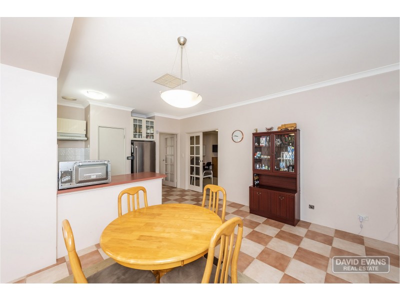 55 Zaragoza Drive, Port Kennedy WA 6172